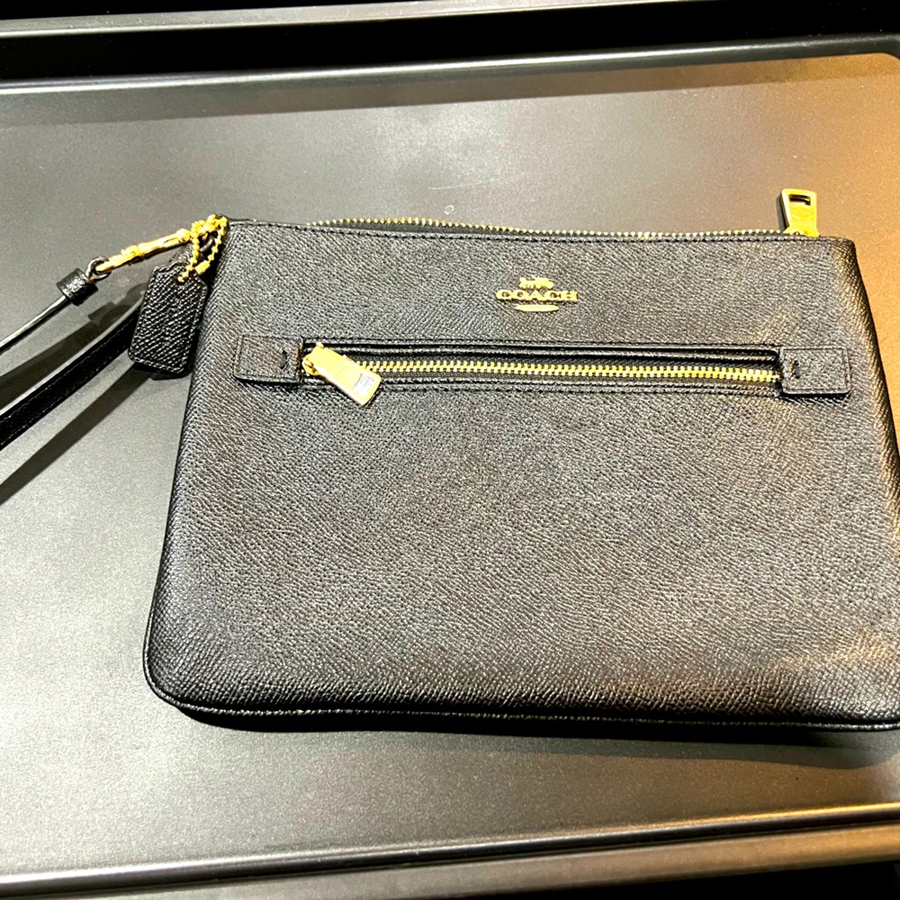 Coach Leather Wristlet/Clutch EUC